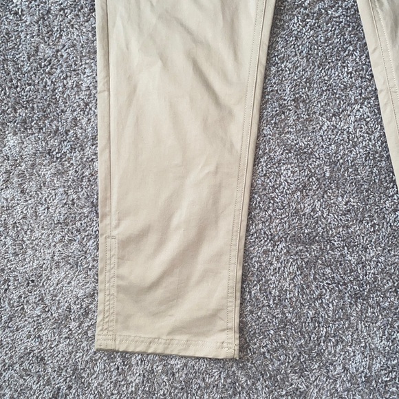 Ben Sherman Men's Size 38x32 Slim Fit Stretch Tan Casual Khaki Sand Chino Pants - Picture 3 of 6